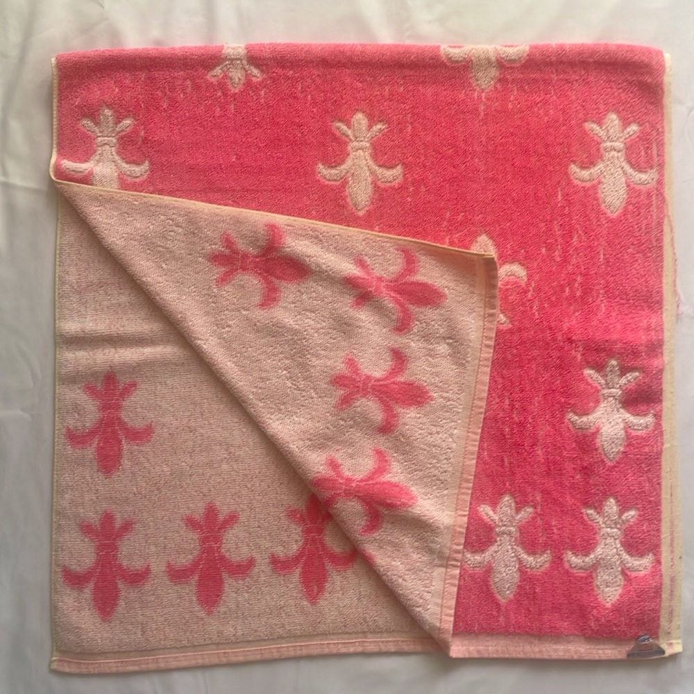 Pink and White Fleur-de-Lis Towel